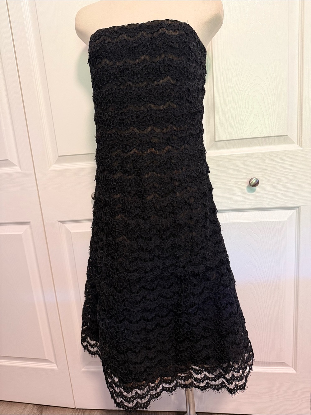 Carmen Marc Valvo Black Strapless Lace Midi Dress